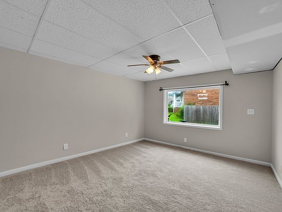 5th image of 911 Lindsey Dr