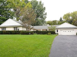 22W274 Ahlstrand Rd, Glen Ellyn, IL 60137
