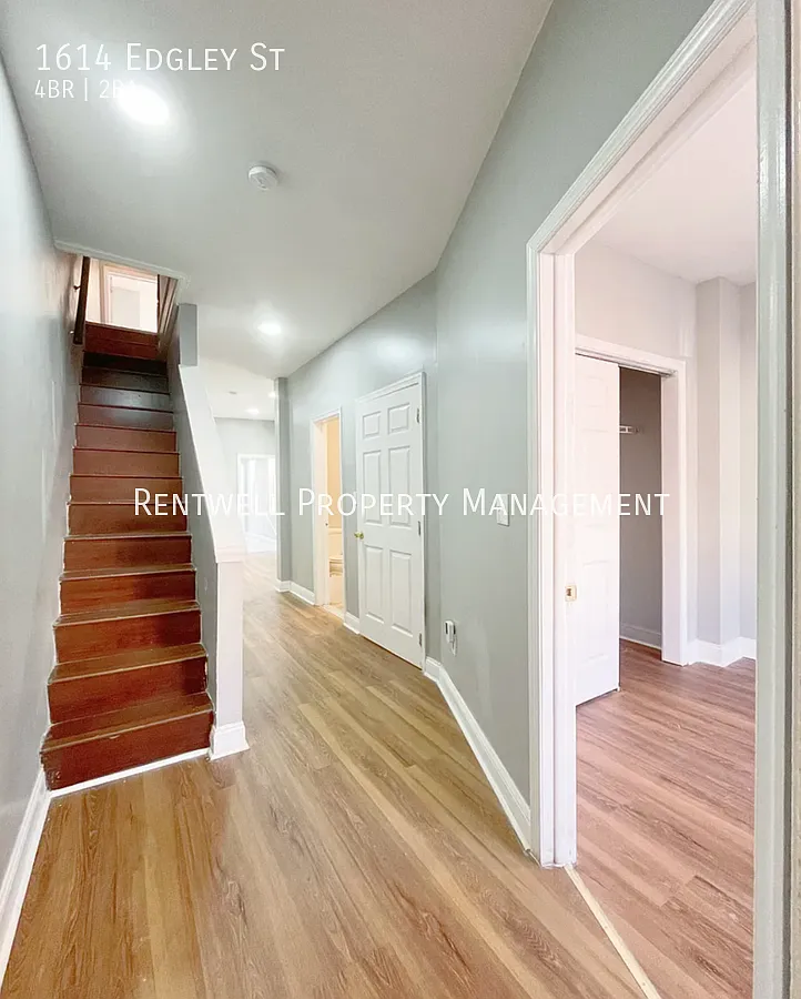 Spacious 4 Bedroom Townhome with Private Patio & In-Unit Laundry — Photo 3