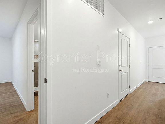 3rd image of 371 E Levengrove Dr