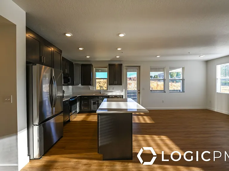 754 W Blue Magic Ln #201 — Photo 24
