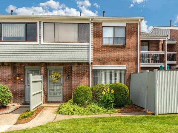 35 Rosewood Dr, Stoughton, MA 02072