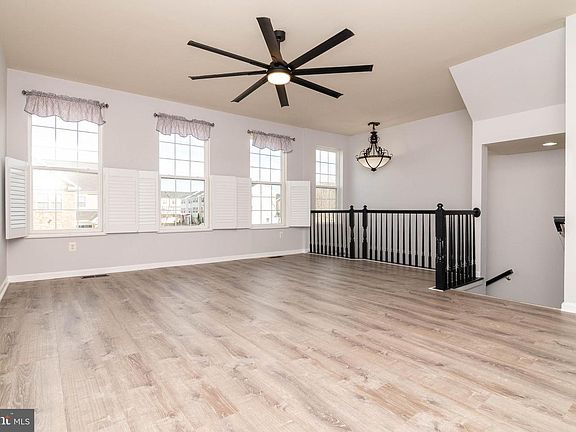 3rd image of 20830 Brunswick Ln