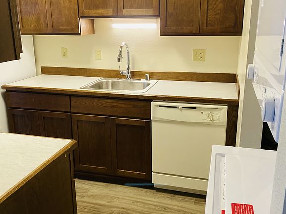 5th image of 1100 Columbia Ave #8