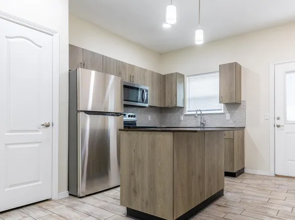 1710 W Greenwich St APT 1, Edinburg, TX 78541