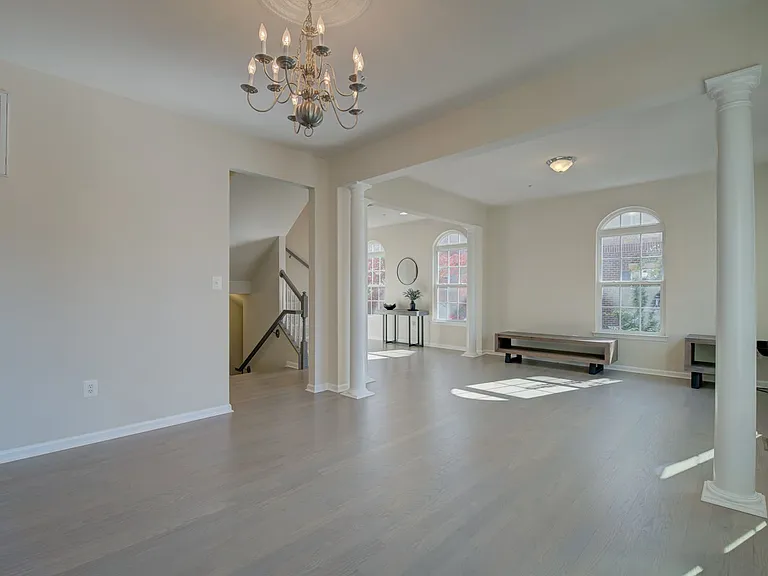 940 Hall Station Dr — Photo 8