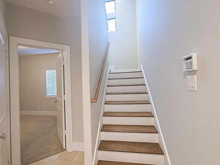 404 Parker St — Photo 5