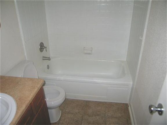 5th image of 8100 Creekbend Dr APT 192