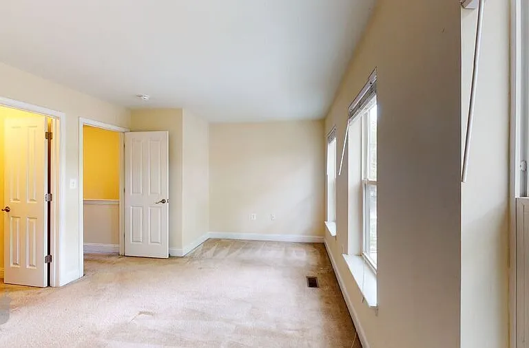 720 Barnes St NE — Photo 41