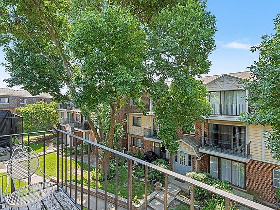 4th image of 3256 Sanders Rd APT 4E