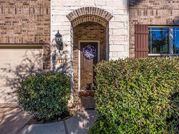 3rd image of 131 Brighton Woods Ct