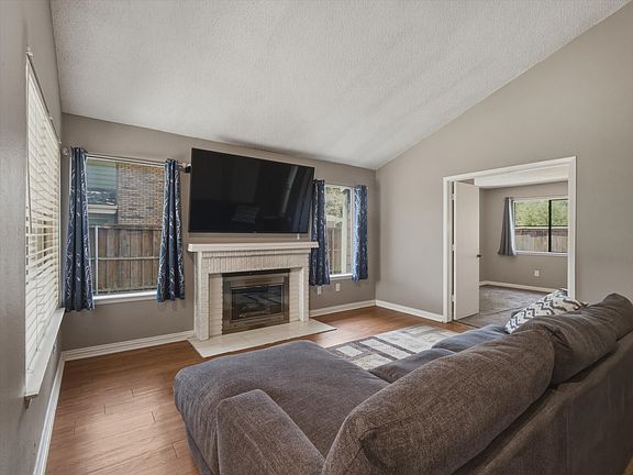 5th image of 538 Harvest Hill St