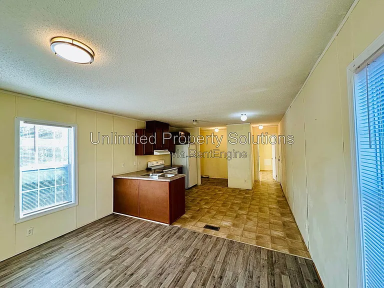 9765 Old Mill Rd NE #101 — Photo 5