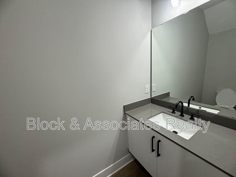 1128 Cedarhurst Dr, Raleigh, NC 27609 Zillow