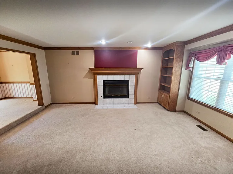 2286 Brookside Ln — Photo 3