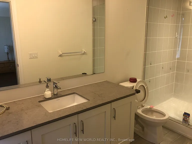 15 Kenneth Wood Cres — Photo 3