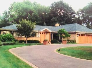 2881 Landwehr Rd, Northbrook, IL 60062