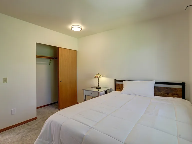bedroom4