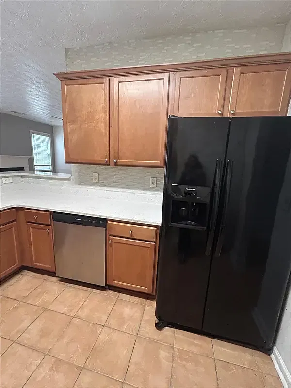 5 bed, 2326 sqft, $2,350 — Photo 1