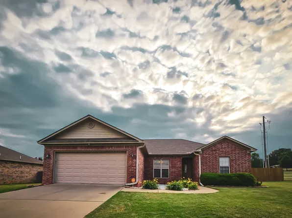 45 Creekwood Cv, Morrilton, AR 72110