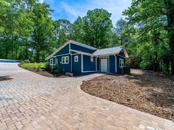 135 Harris Rd, Pickens, SC 29671