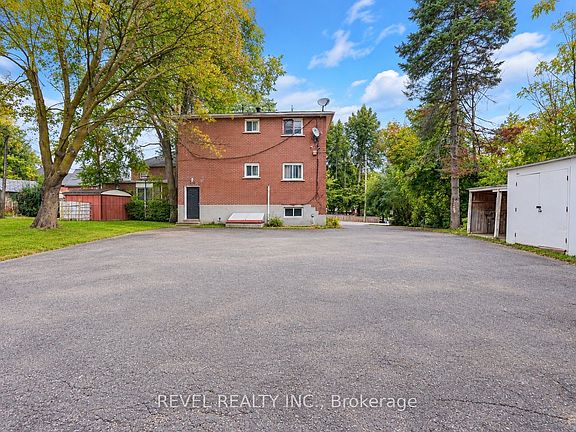 4th image of 138 Innisfil St