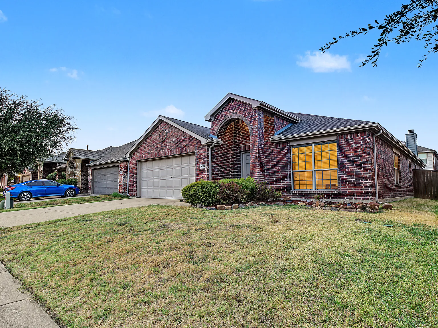 4 bed, 2024 sqft, $2,600 — Photo 4