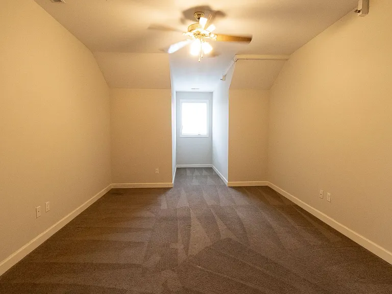 1005 Club Village Dr — Photo 8