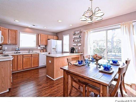 5th image of 12954 Sickles Dr
