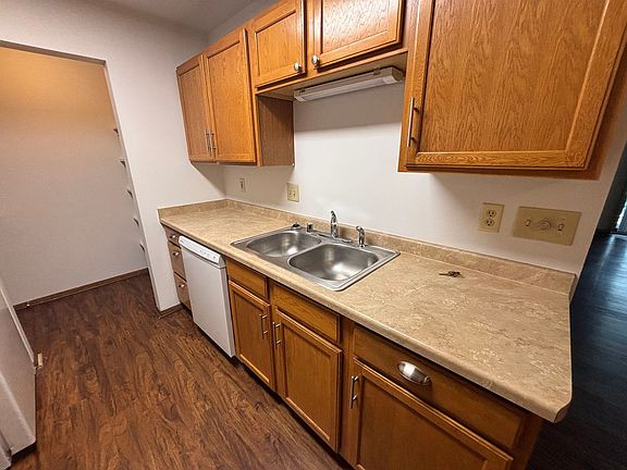 2nd image of 31 Hart Rd APT 2
