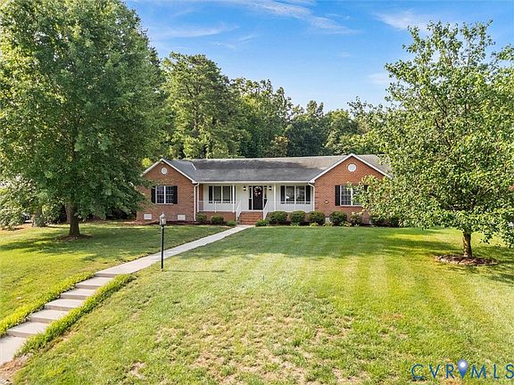 2nd image of 319 Lee Ct
