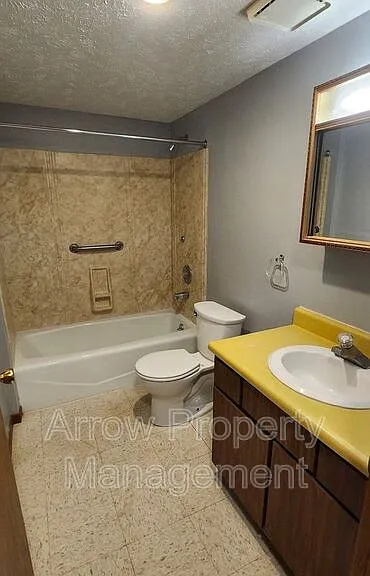 828 E St #105 — Photo 8