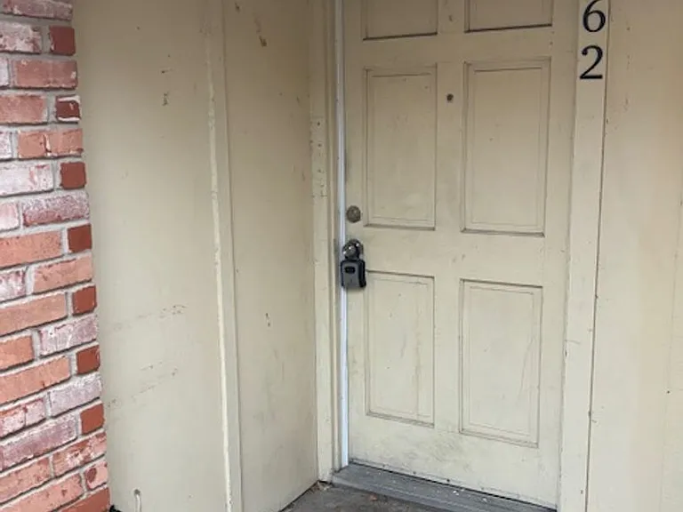762 E Pecan St — Photo 1