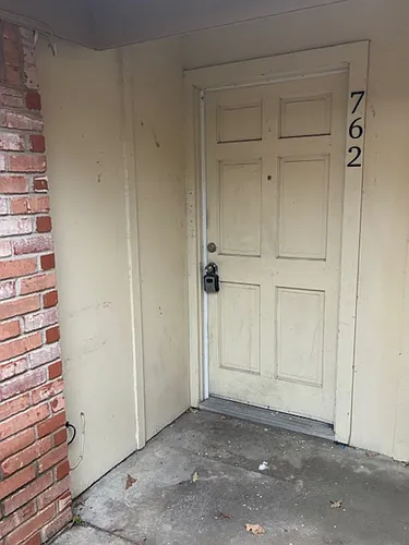 762 E Pecan St Photo 1