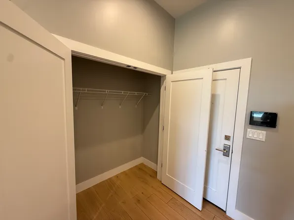 60 Cross St E #207, Somerville, MA 02145