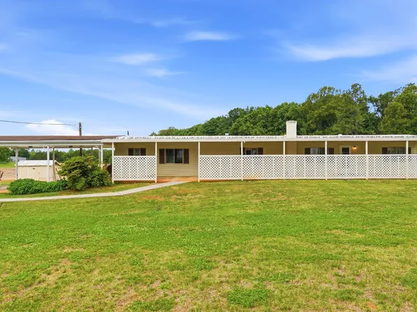 1275 Redfields Rd, Appomattox, VA 24522