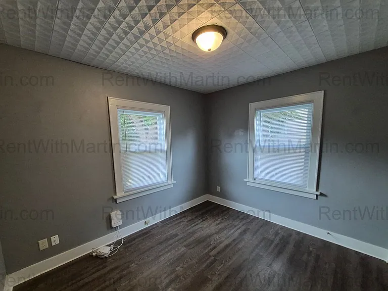 1212 Forest Ave — Photo 9