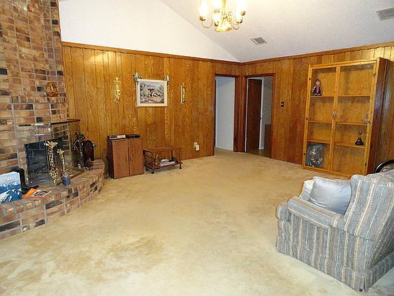 Large Family Den
