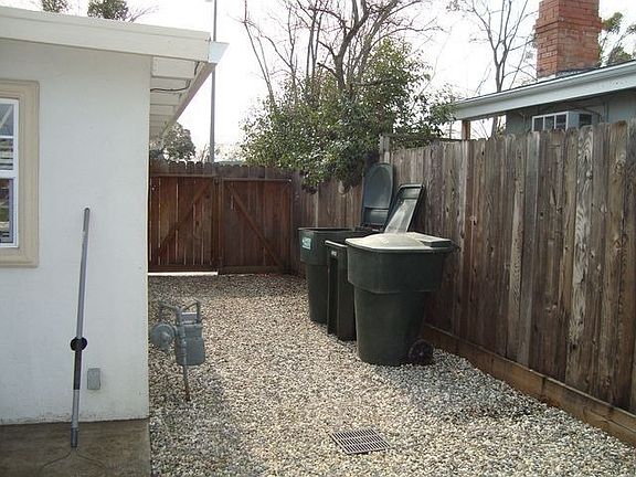 2nd image of 3833 Santa Fe Way