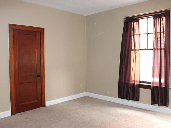 3rd image of 136 S 5th St #2