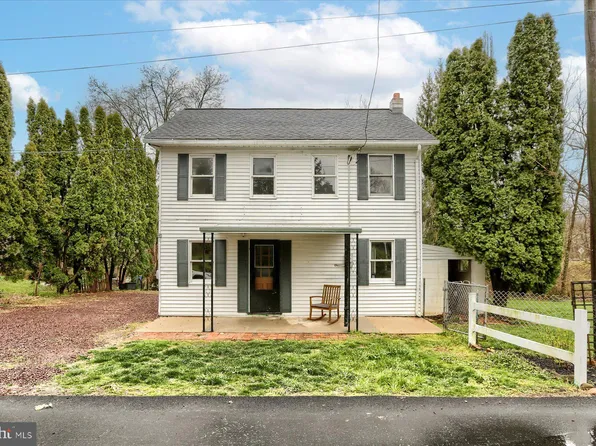 8069 Fox Mill Rd, Harrisburg, PA 17112