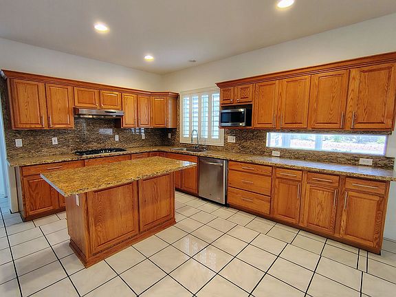 5th image of 267 Daisy Gold Ct