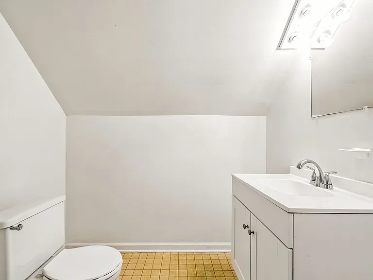 212 Barclay Rd — Photo 13