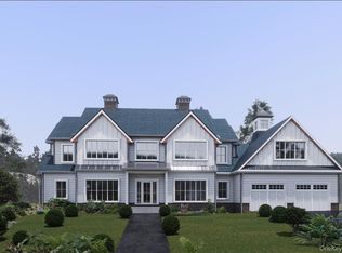 326 Nissequogue River Rd, Saint James, NY 11780