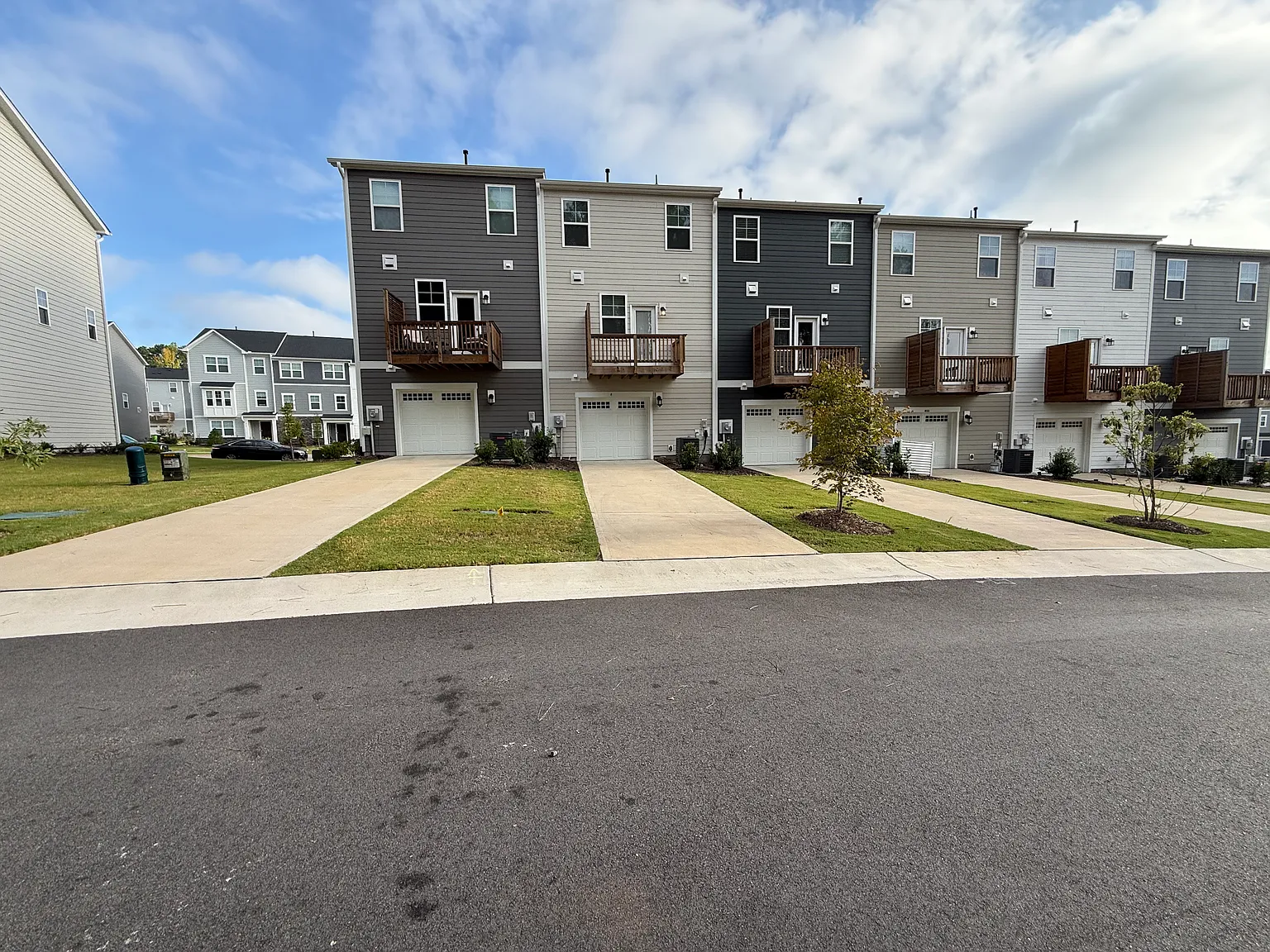 3 bed, 3.5 bath, 1794 sqft, $2,190 — Photo 3