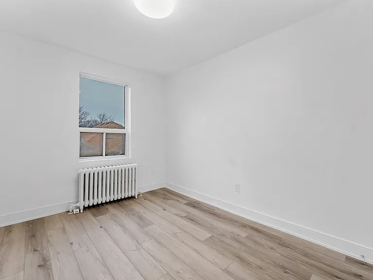 231 Vaughan Rd — Photo 29