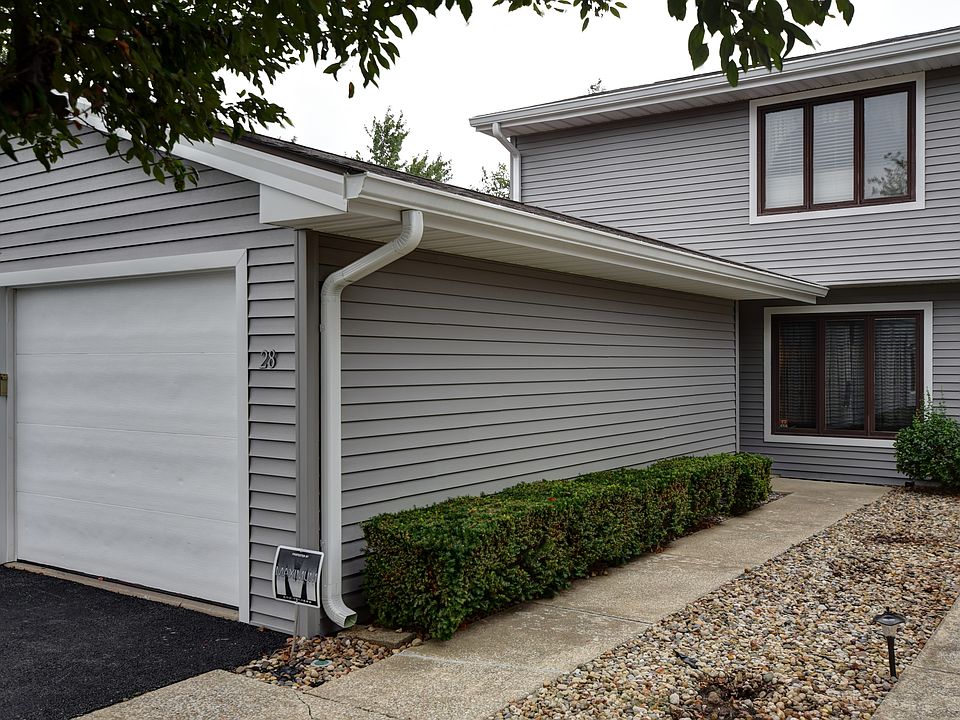 1st image of 28 Brookside Pl