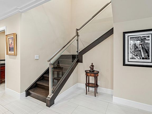 3rd image of 1014 Bel Air Drive #B3