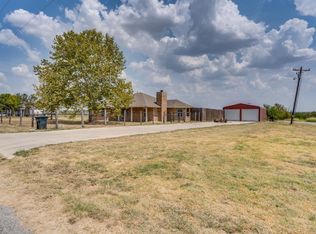 833 Isom Rd, Ennis, TX 75119