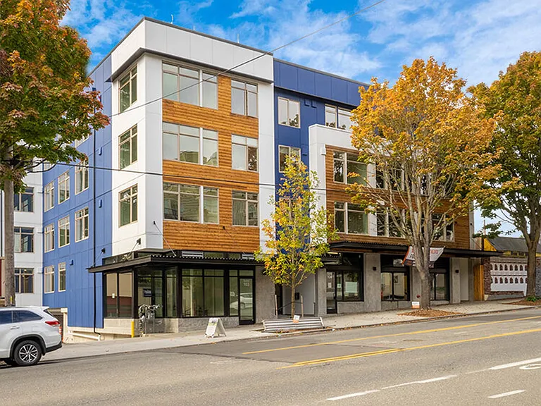 FreWall Apts. — Photo 1